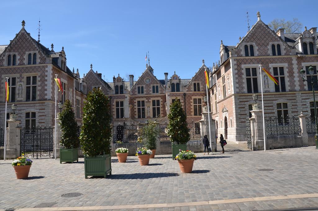 Logis Hotel Saint Martin Orléans Exterior foto