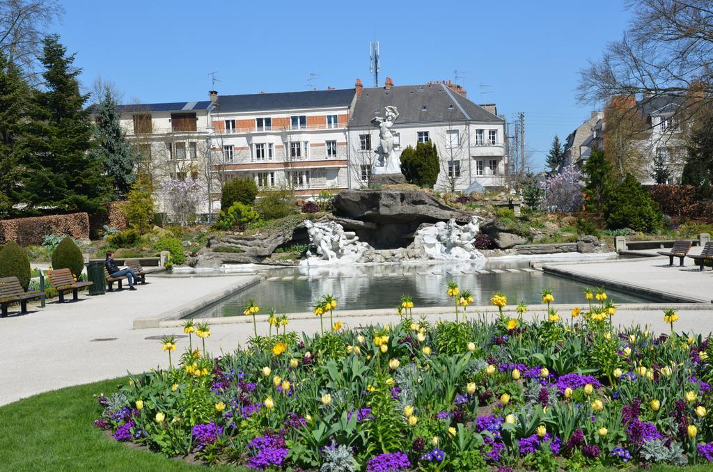 Logis Hotel Saint Martin Orléans Exterior foto